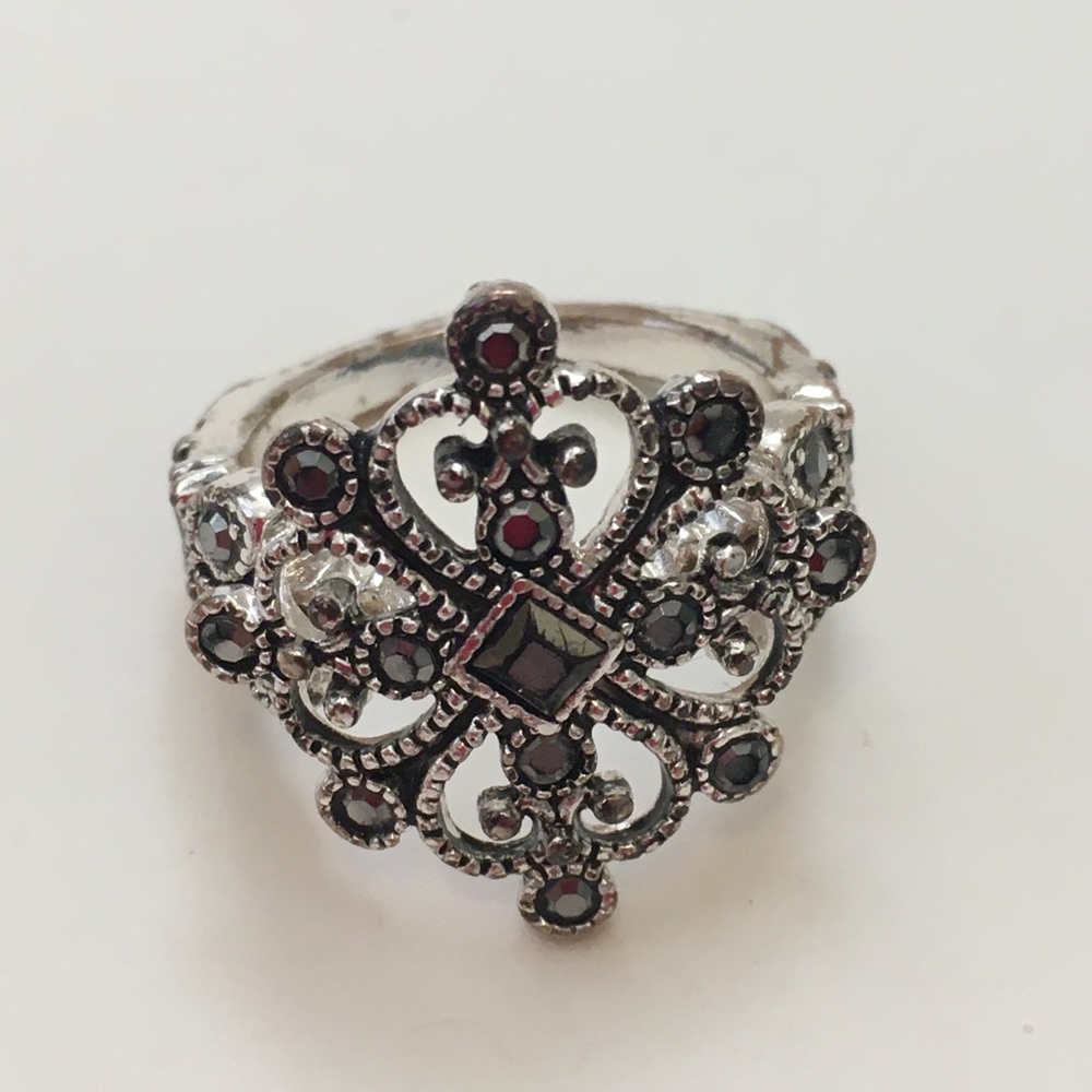 Beautiful silver/Marquisate ring!  size 8